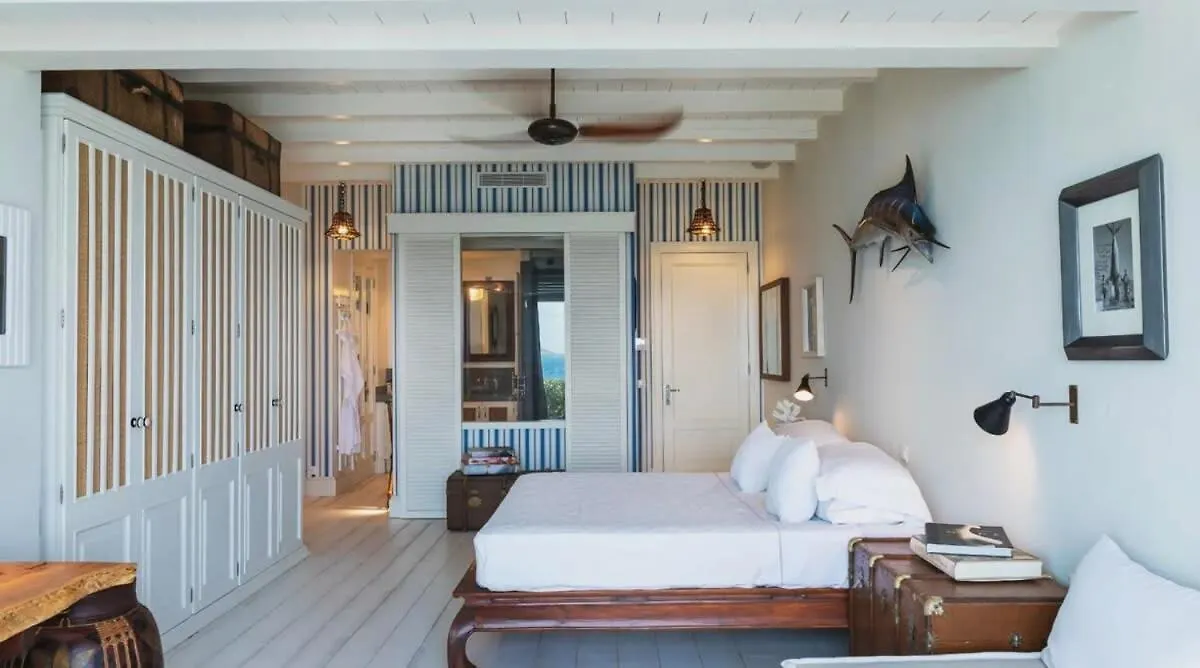 Vila Architectural Gem In The Heart Of A Lush Vegetation Gustavia